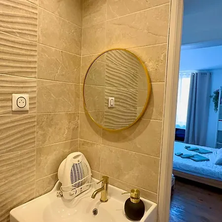 La Viarhona A Apartment